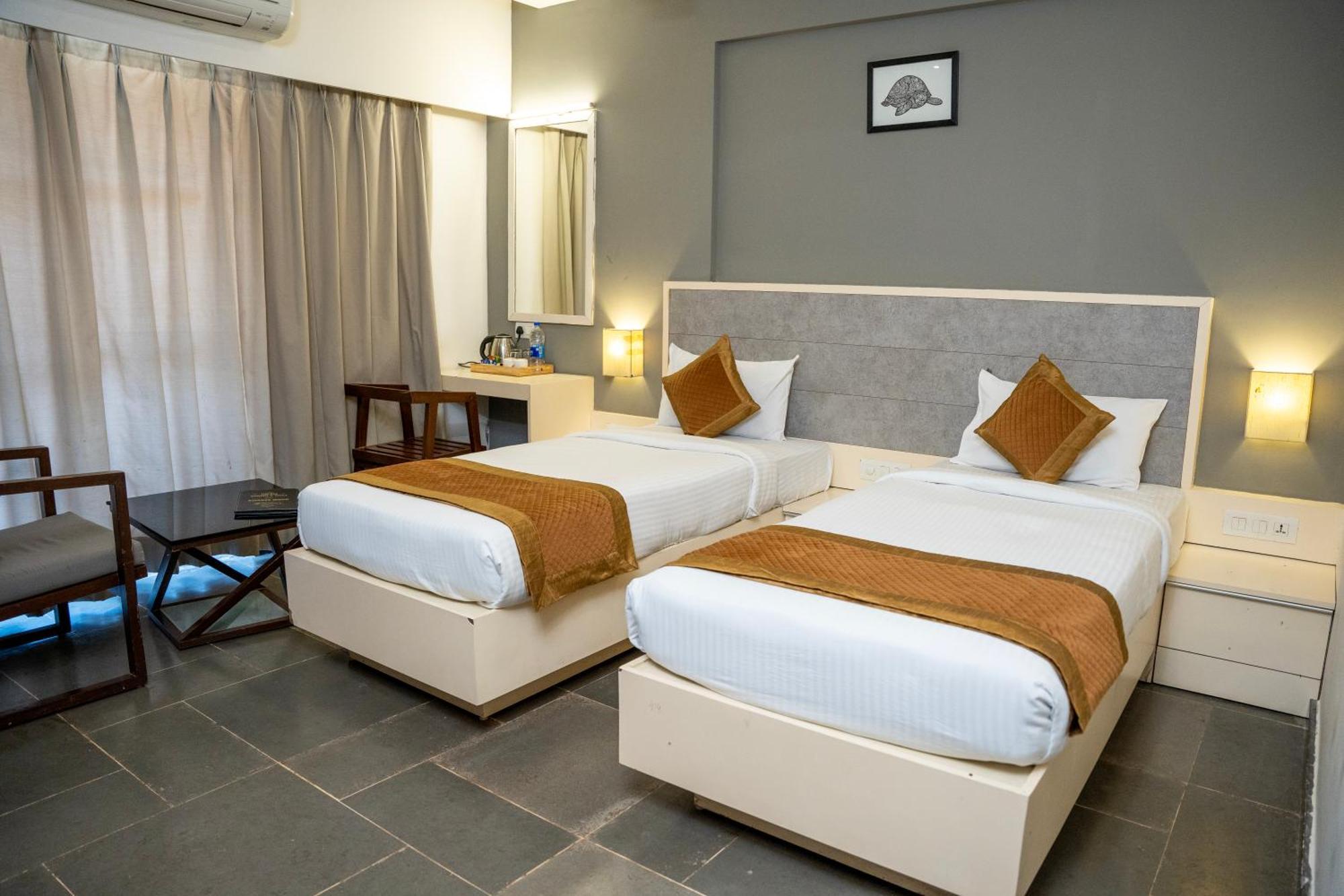 Hotel Dwarawata Dharwar Exterior foto